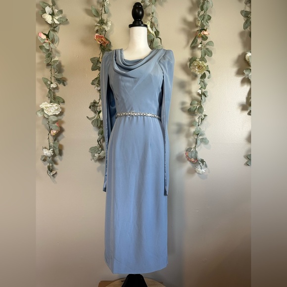 Jenny Packham Thalia Cape Embellished Dress - Picture 4 of 17